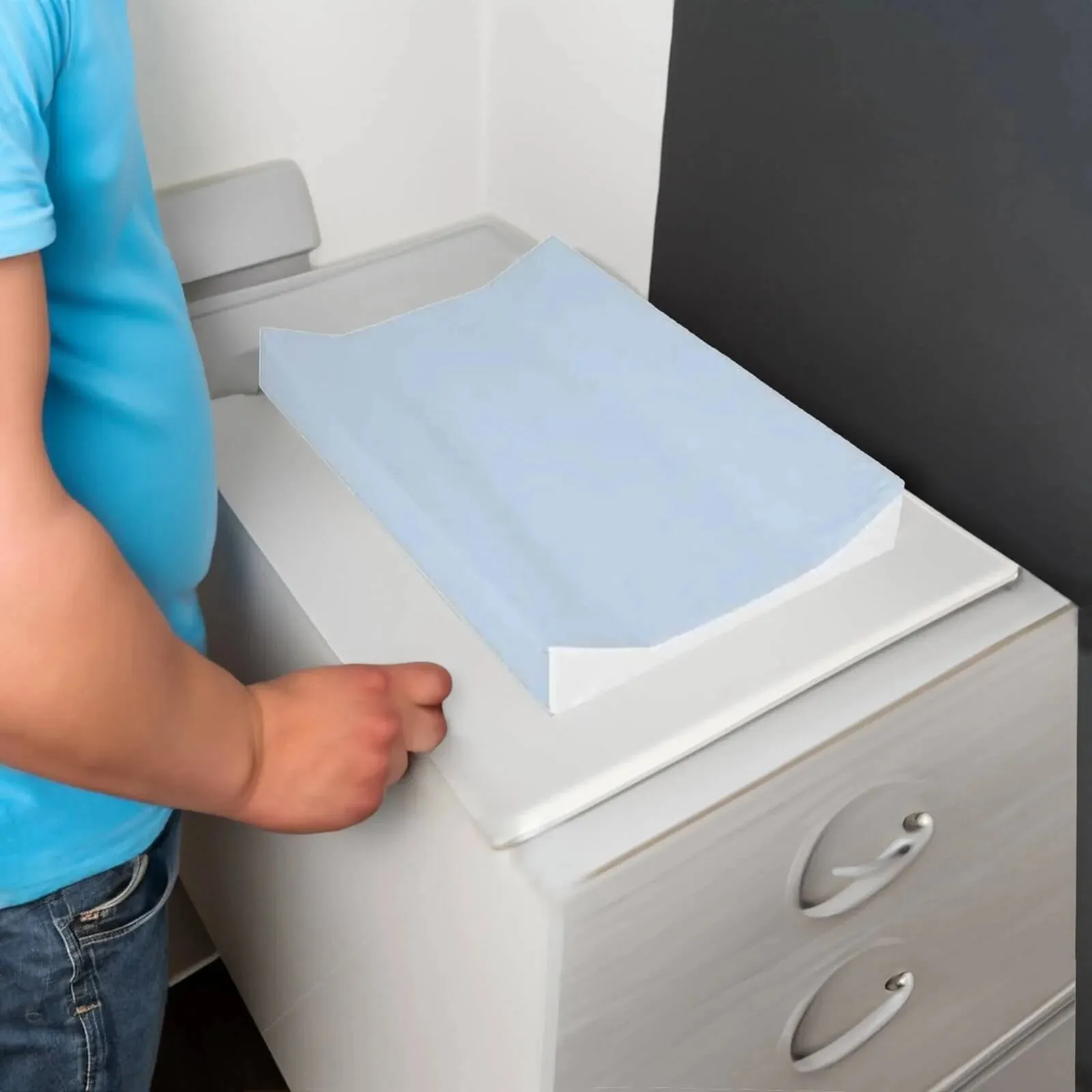 Mollydoo Anti Roll Changing Mat - Plain Blue